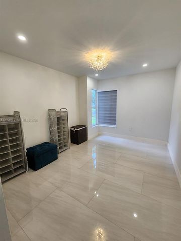 19640 NW 87th Place 19640, Hialeah, FL 33018