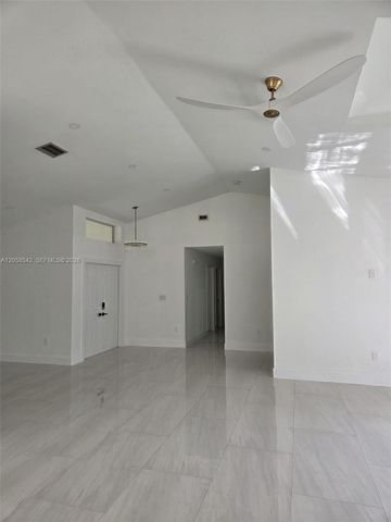 19640 NW 87th Place 19640, Hialeah, FL 33018