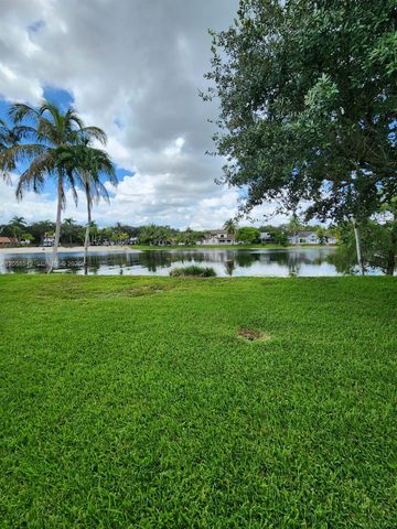 19640 NW 87th Place 19640, Hialeah, FL 33018