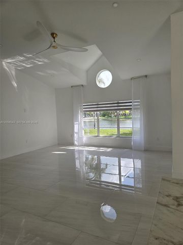 19640 NW 87th Place 19640, Hialeah, FL 33018