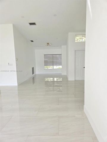 19640 NW 87th Place 19640, Hialeah, FL 33018