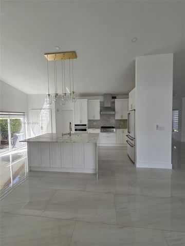 19640 NW 87th Place 19640, Hialeah, FL 33018