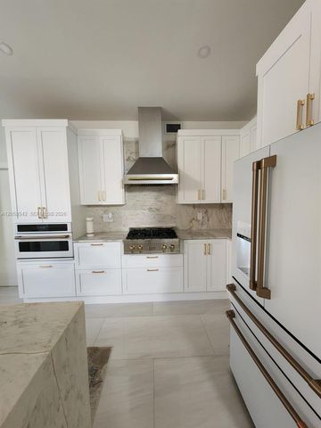 19640 NW 87th Place 19640, Hialeah, FL 33018