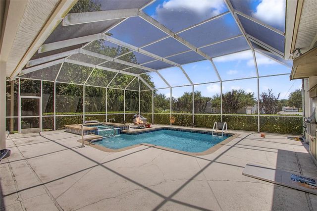 2114 SE 25TH LOOP, Ocala, FL 34471