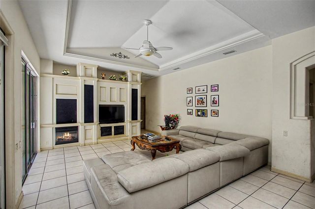 2114 SE 25TH LOOP, Ocala, FL 34471