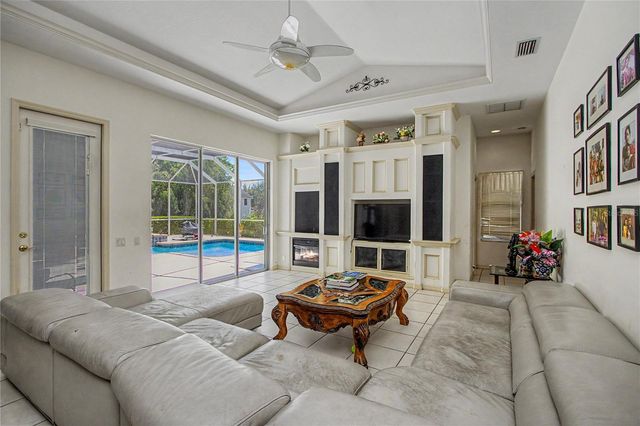 2114 SE 25TH LOOP, Ocala, FL 34471