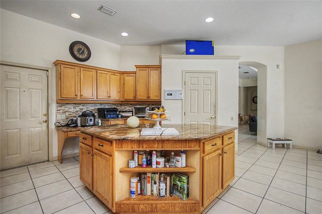 2114 SE 25TH LOOP, Ocala, FL 34471