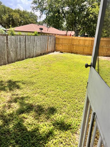 301 12th ST B, Pflugerville, TX 78660