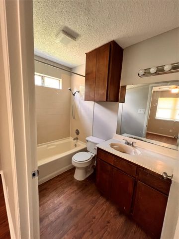 301 12th ST B, Pflugerville, TX 78660
