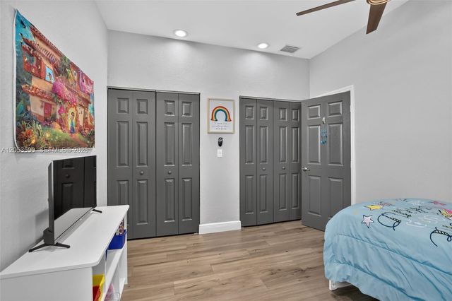 14633 SW 13th Street, Pembroke Pines, FL 33027