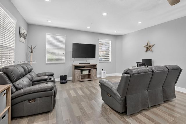 14633 SW 13th Street, Pembroke Pines, FL 33027