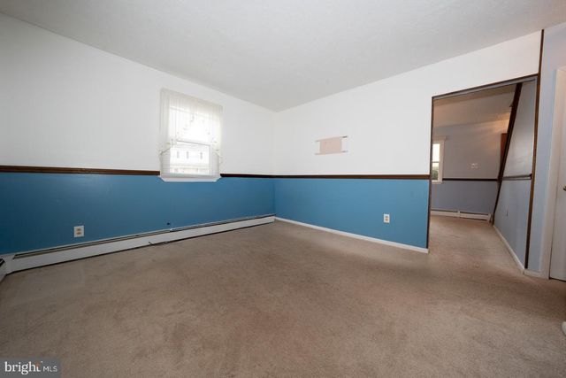 2815 ARMSTRONG AVE, Holmes, PA 19043