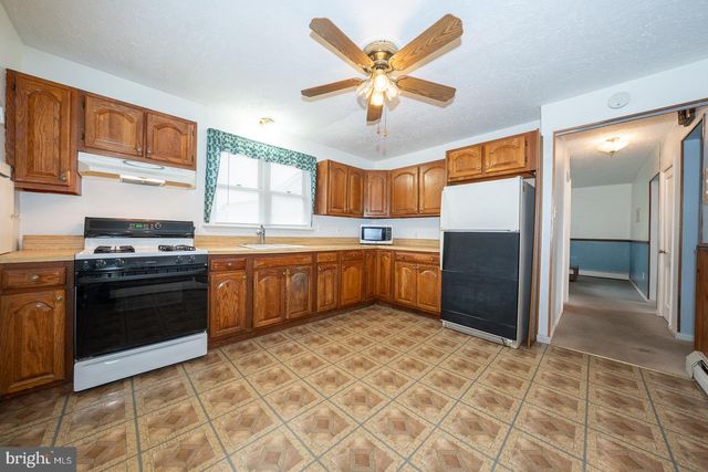 2815 ARMSTRONG AVE, Holmes, PA 19043