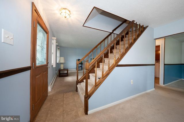 2815 ARMSTRONG AVE, Holmes, PA 19043