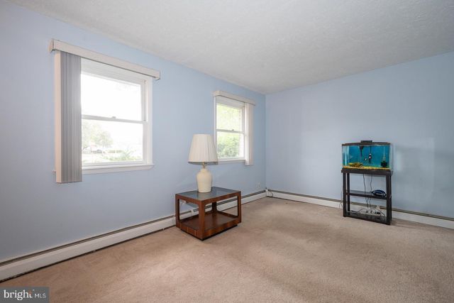 2815 ARMSTRONG AVE, Holmes, PA 19043