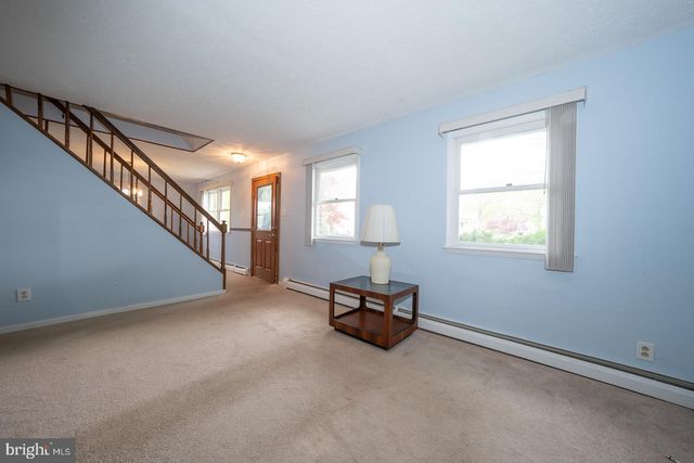 2815 ARMSTRONG AVE, Holmes, PA 19043