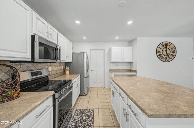 1821 E PATRICK Lane, Phoenix, AZ 85024
