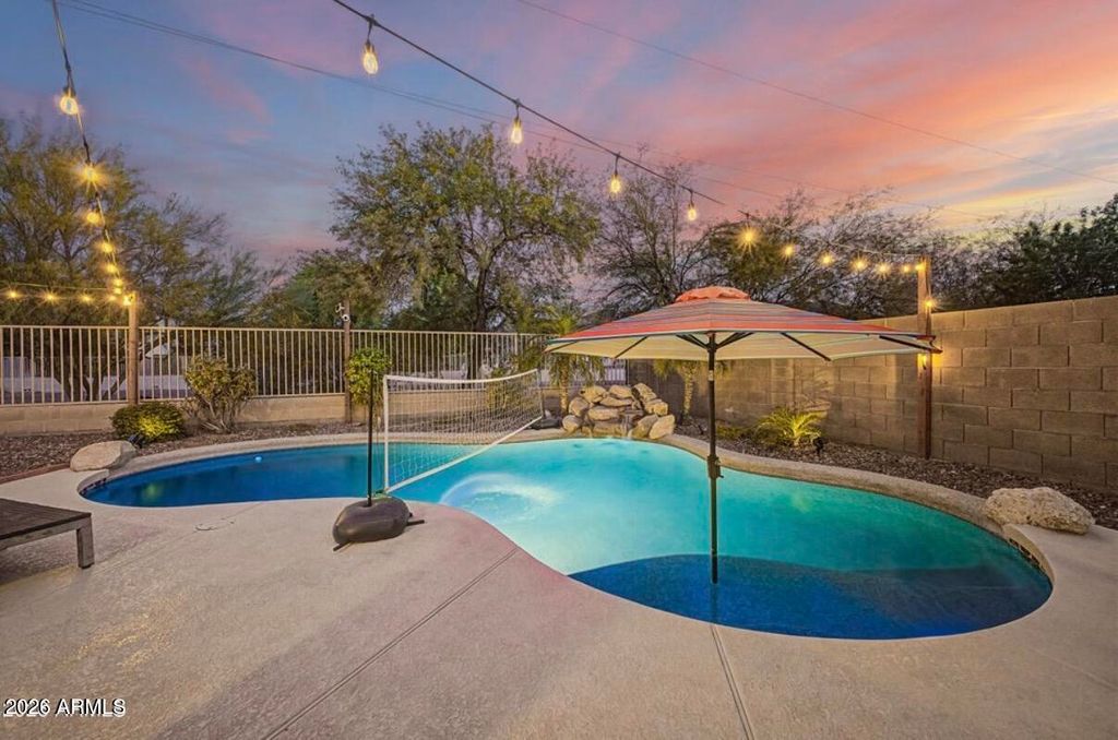 1821 E PATRICK Lane, Phoenix, AZ 85024