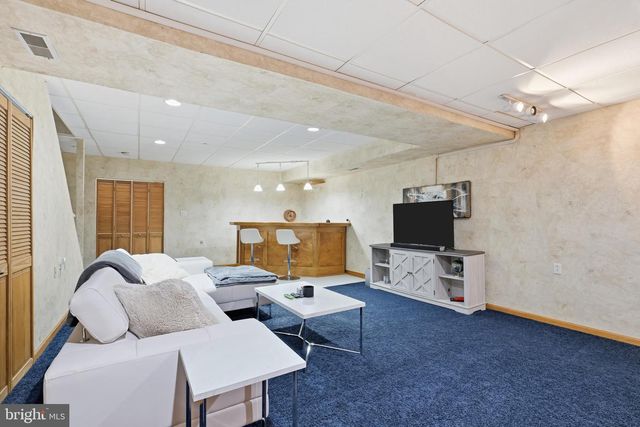 4 VARITON DR, Wilmington, DE 19810