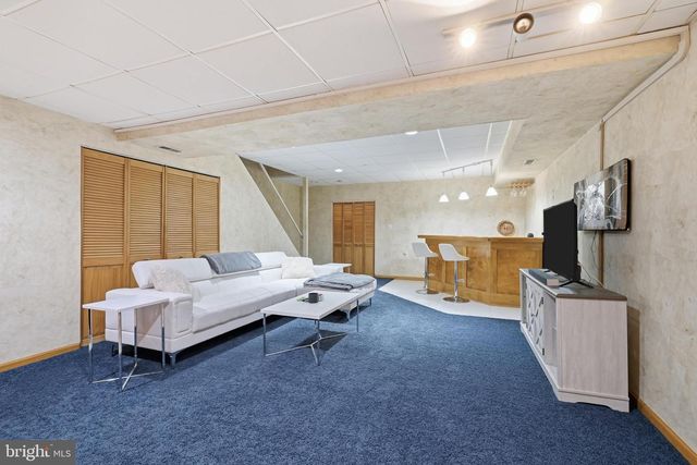 4 VARITON DR, Wilmington, DE 19810