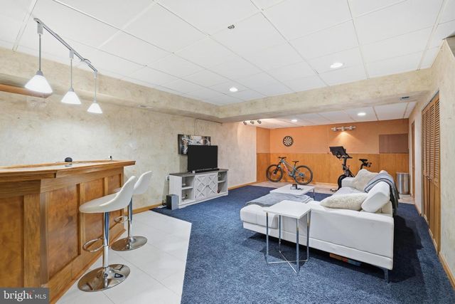 4 VARITON DR, Wilmington, DE 19810