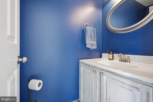 4 VARITON DR, Wilmington, DE 19810