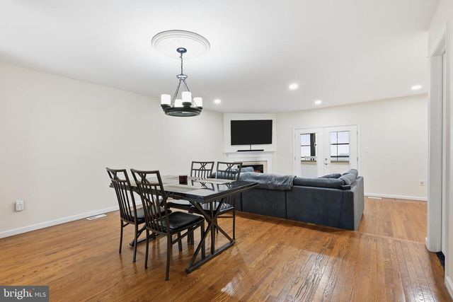 4 VARITON DR, Wilmington, DE 19810