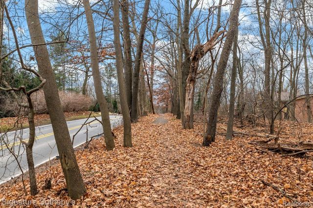 VL Lahser Road Lot 76, Bloomfield Hills, MI 48302