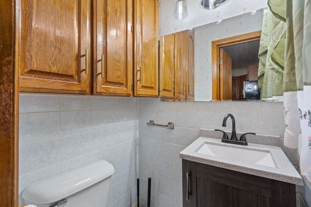 363 32nd Avenue, East Moline, IL 61244