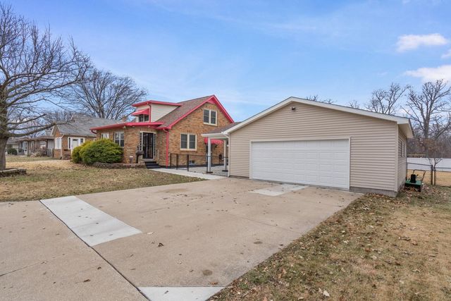 363 32nd Avenue, East Moline, IL 61244