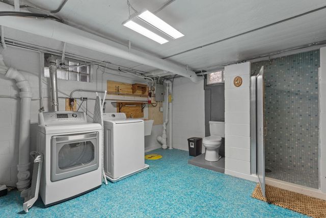 363 32nd Avenue, East Moline, IL 61244