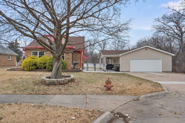 363 32nd Avenue, East Moline, IL 61244