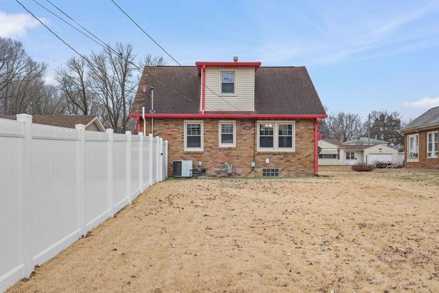 363 32nd Avenue, East Moline, IL 61244