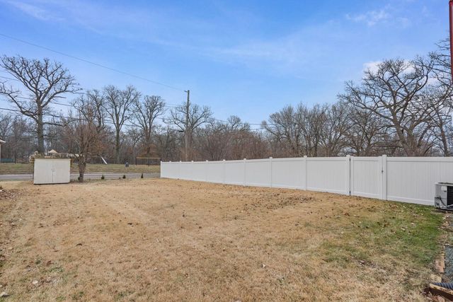 363 32nd Avenue, East Moline, IL 61244