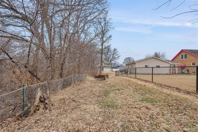 363 32nd Avenue, East Moline, IL 61244