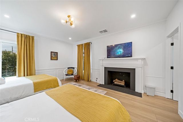 2925 W Oak, Burbank, CA 91505