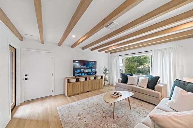 2925 W Oak, Burbank, CA 91505
