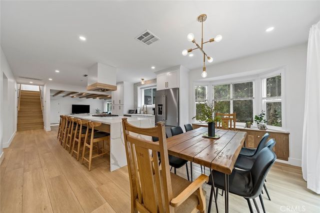 2925 W Oak, Burbank, CA 91505