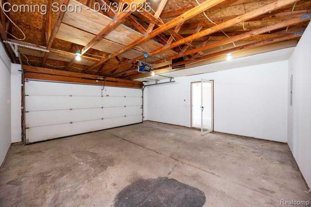 1171 Meadowood Drive, Waterford Charter Township, MI 48327