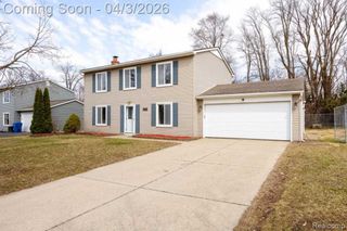 1171 Meadowood Drive, Waterford Charter Township, MI 48327