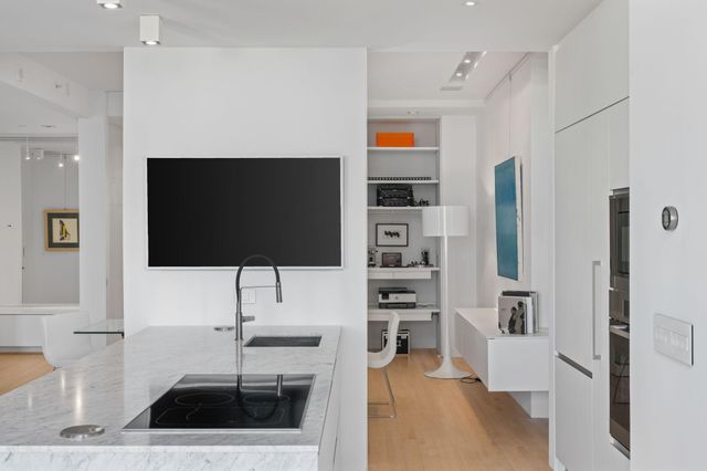 201 S 11th Street 830, Minneapolis, MN 55403