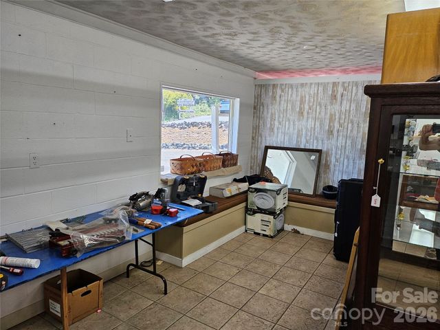 567 E Mills Street, Columbus, NC 28722
