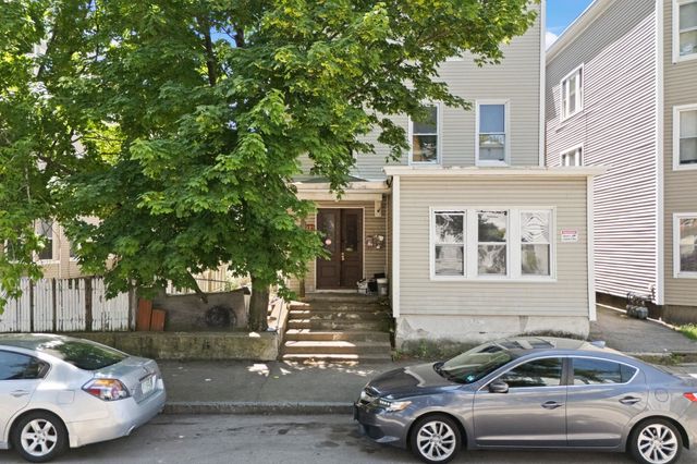 217 Spruce Street, Manchester, NH 03103