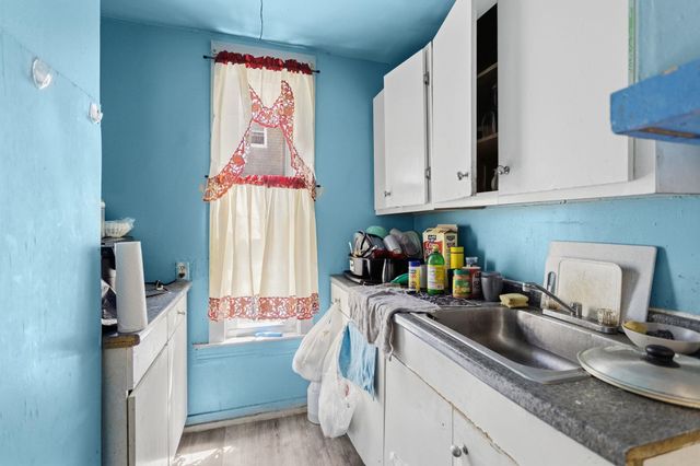 217 Spruce Street, Manchester, NH 03103