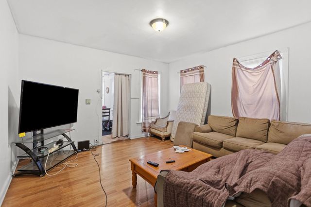 217 Spruce Street, Manchester, NH 03103