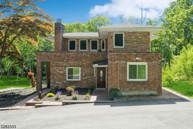 242 Lake Rd, Morris Twp., NJ 07960