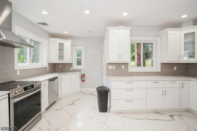 242 Lake Rd, Morris Twp., NJ 07960