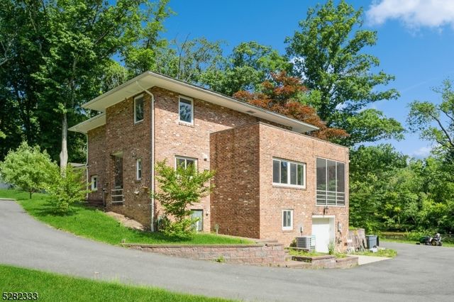 242 Lake Rd, Morris Twp., NJ 07960