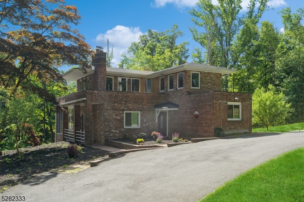 242 Lake Rd, Morris Twp., NJ 07960