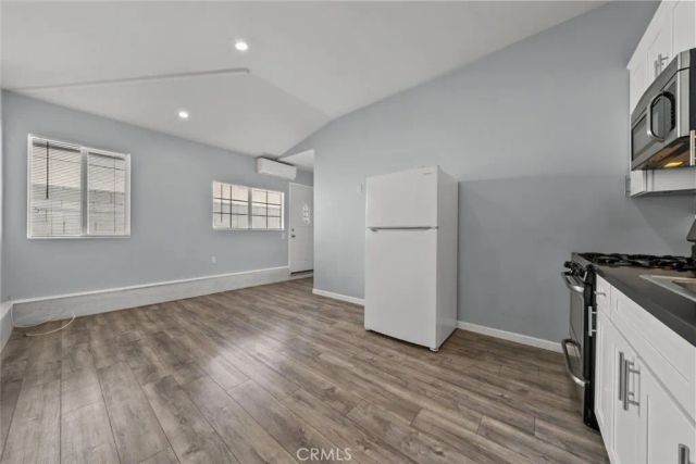 8447 Colbath Avenue, Panorama City, CA 91402
